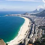 Apto Copacabana - Silencioso na quadra da praia 613